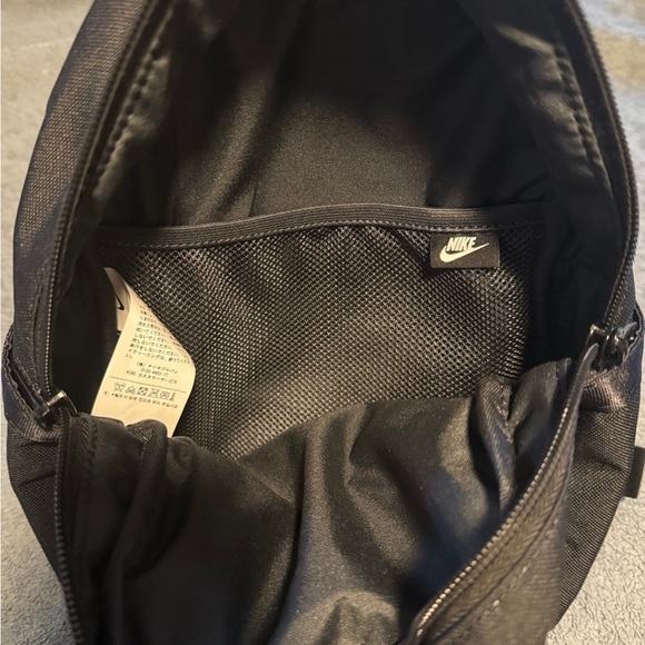 Nike Futura 365 Mini Backpack - Picture 3 of 12